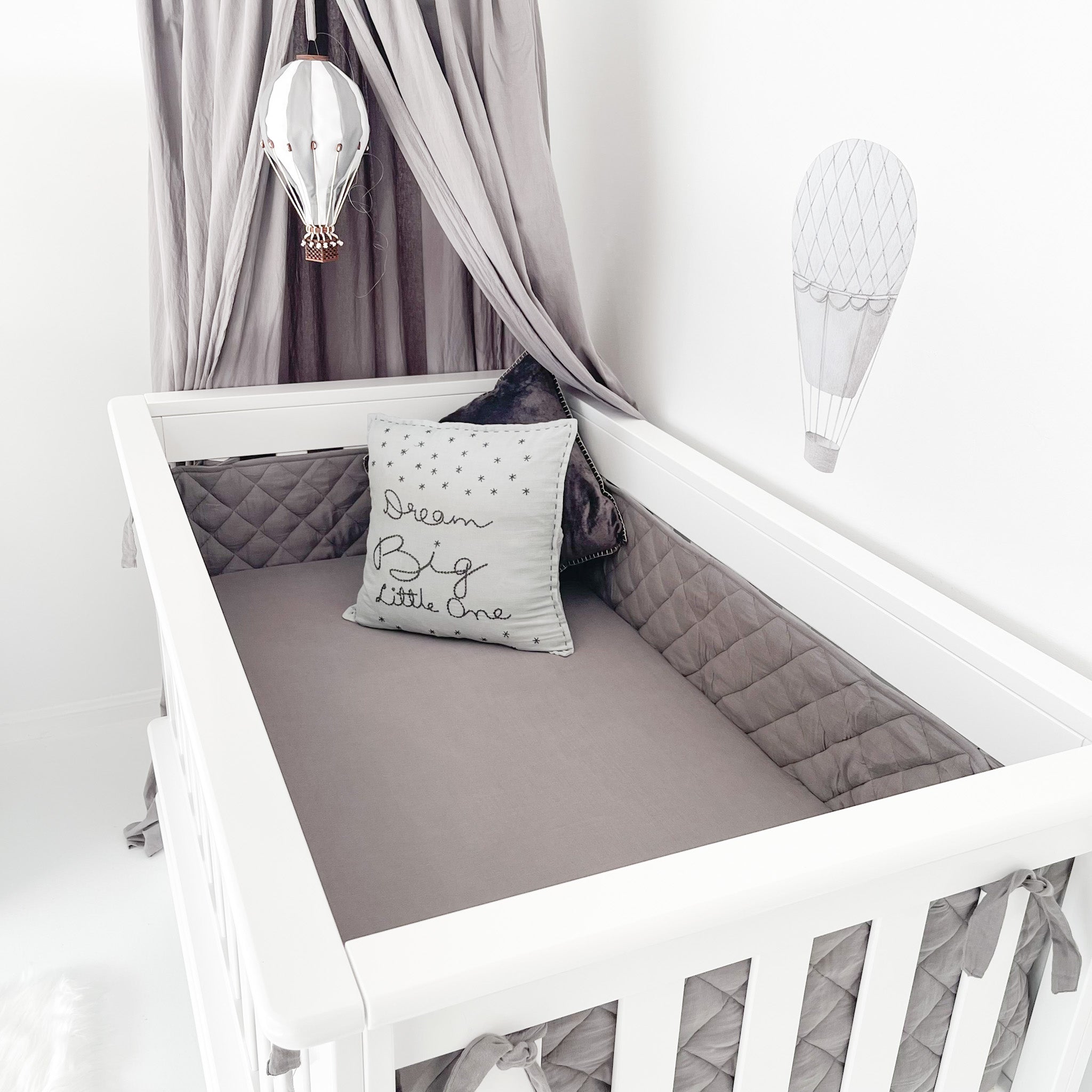 Contemporary Cot with 4 Drawer Chest and Rocking Cradle