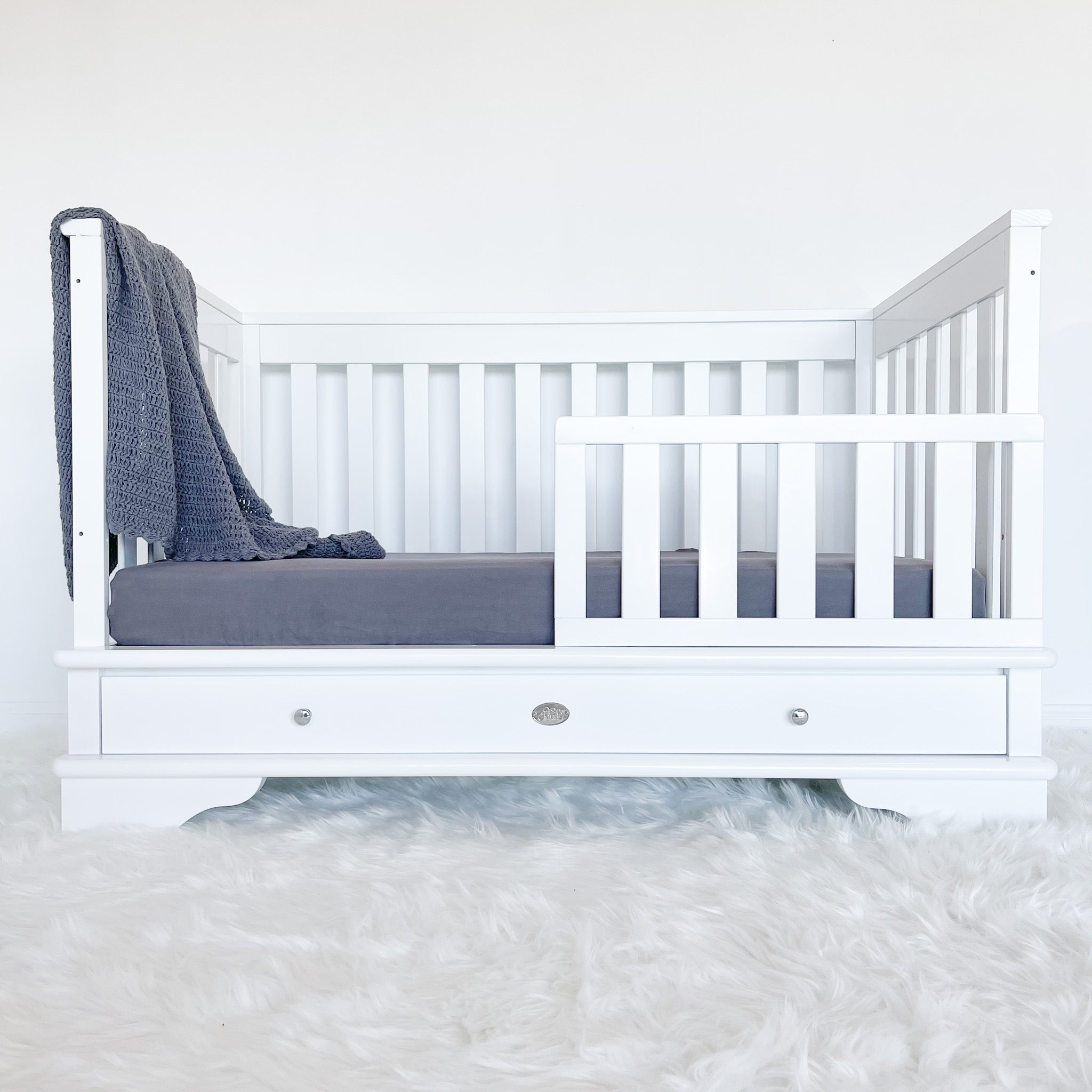 Contemporary Cot with 4 Drawer Chest