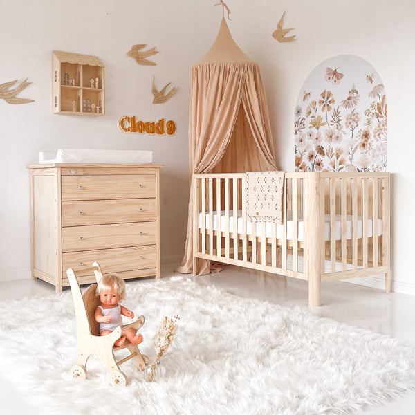 Baby cot and drawer set on sale